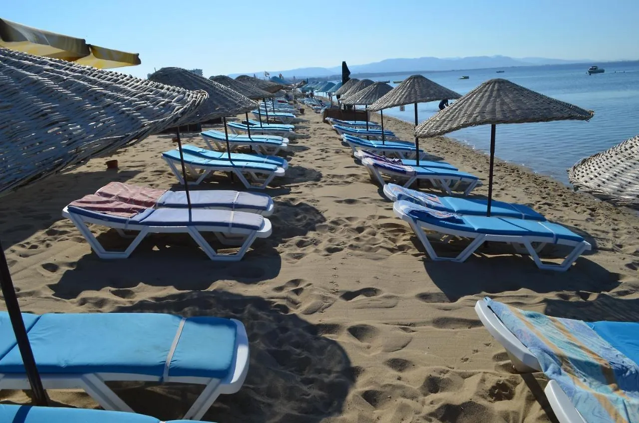 Megas Hotel Ayvalı 3*,